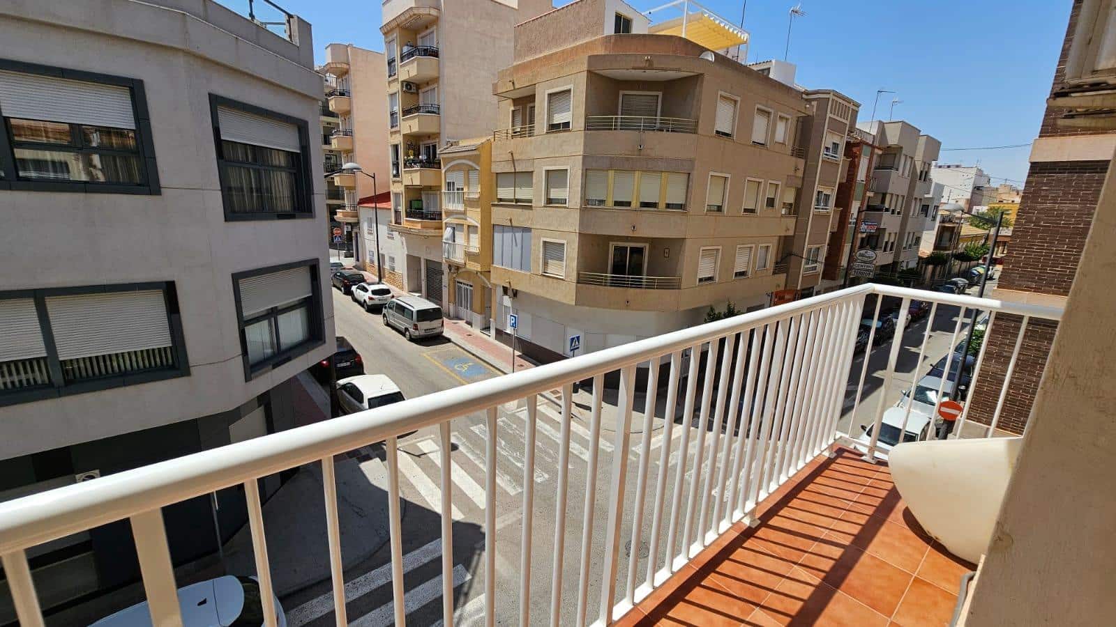 Piso de 3 habitaciones en Guardamar del Segura en venta - 187.500 € (Ref: 9709120)