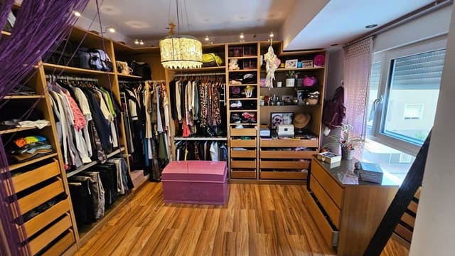 Piso de 3 habitaciones en Guardamar del Segura en venta - 187.500 € (Ref: 9709120)