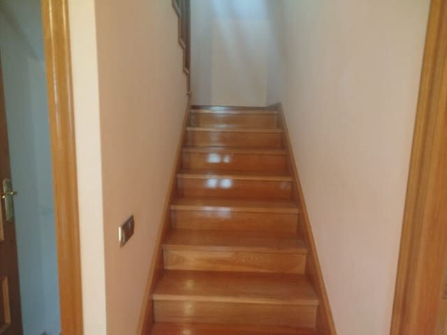 5 soveværelse Finca/Landehus til salg i Lugo by med garage - € 409.500 (Ref: 9714347)