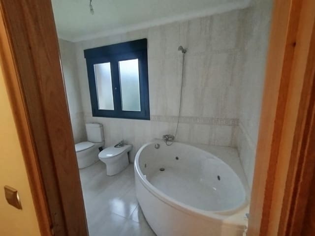 5 soveværelse Finca/Landehus til salg i Lugo by med garage - € 409.500 (Ref: 9714347)