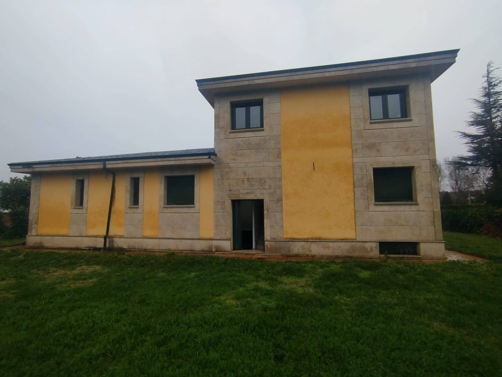 5 soveværelse Finca/Landehus til salg i Lugo by med garage - € 409.500 (Ref: 9714347)