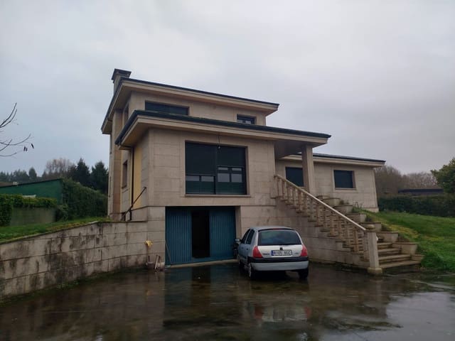 5 soveværelse Finca/Landehus til salg i Lugo by med garage - € 409.500 (Ref: 9714347)
