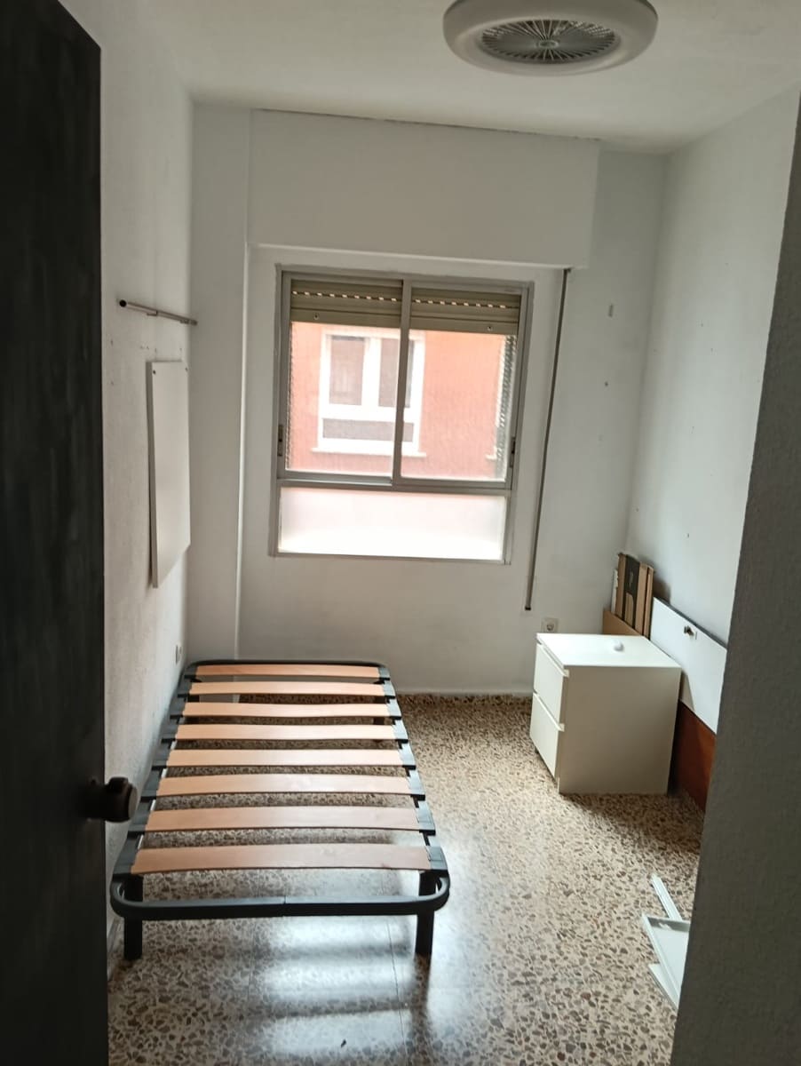 Piso de 4 habitaciones en Guardamar del Segura en venta con garaje - 225.000 € (Ref: 9731181)