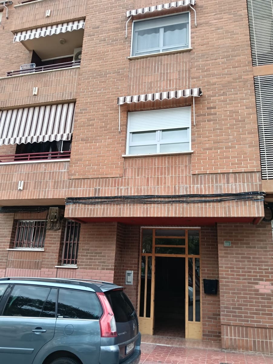 Piso de 4 habitaciones en Guardamar del Segura en venta con garaje - 225.000 € (Ref: 9731181)