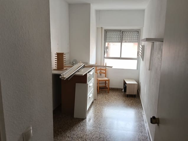 Piso de 4 habitaciones en Guardamar del Segura en venta con garaje - 225.000 € (Ref: 9731181)