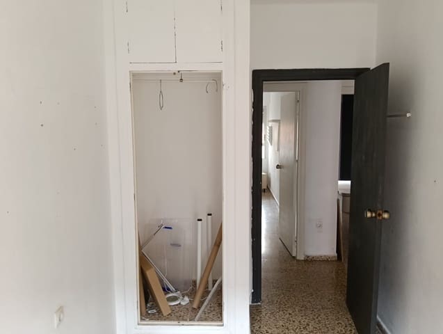 Piso de 4 habitaciones en Guardamar del Segura en venta con garaje - 225.000 € (Ref: 9731181)