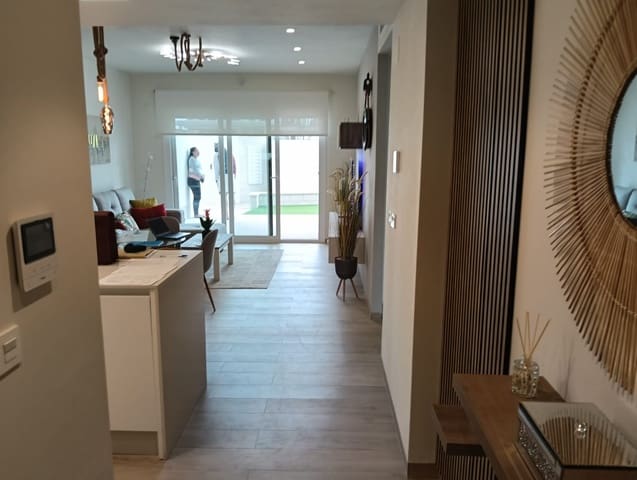 2 sovrum Semi-fristående Villa till salu i Guardamar del Segura med pool garage - 345 000 € (Ref: 9731191)