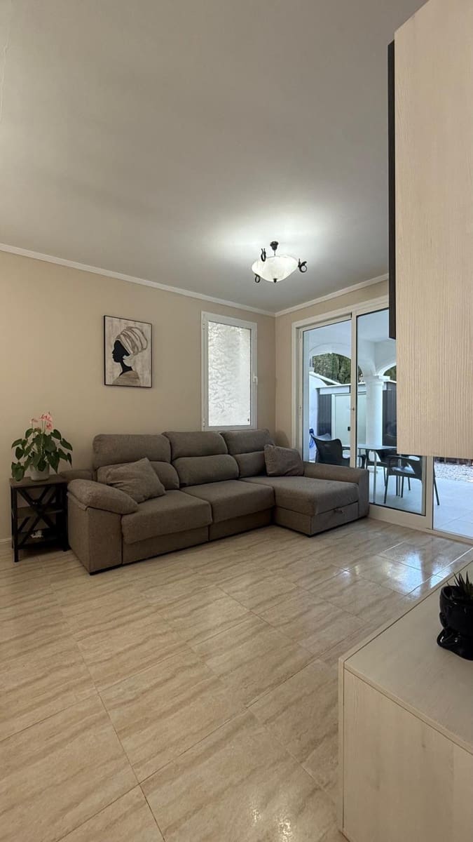 3 soverom Rekkehus til salgs i Calpe / Calp med svømmebasseng garasje - € 365 000 (Ref: 9759428)