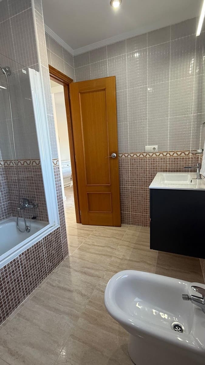 3 soverom Rekkehus til salgs i Calpe / Calp med svømmebasseng garasje - € 365 000 (Ref: 9759428)