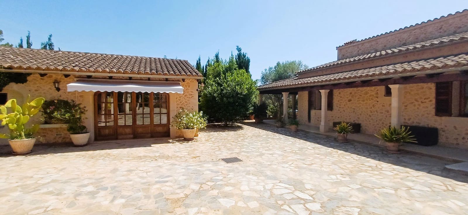 5 bedroom Finca/Country House for rent in Costitx with pool - € 3,500 (Ref: 9699219)