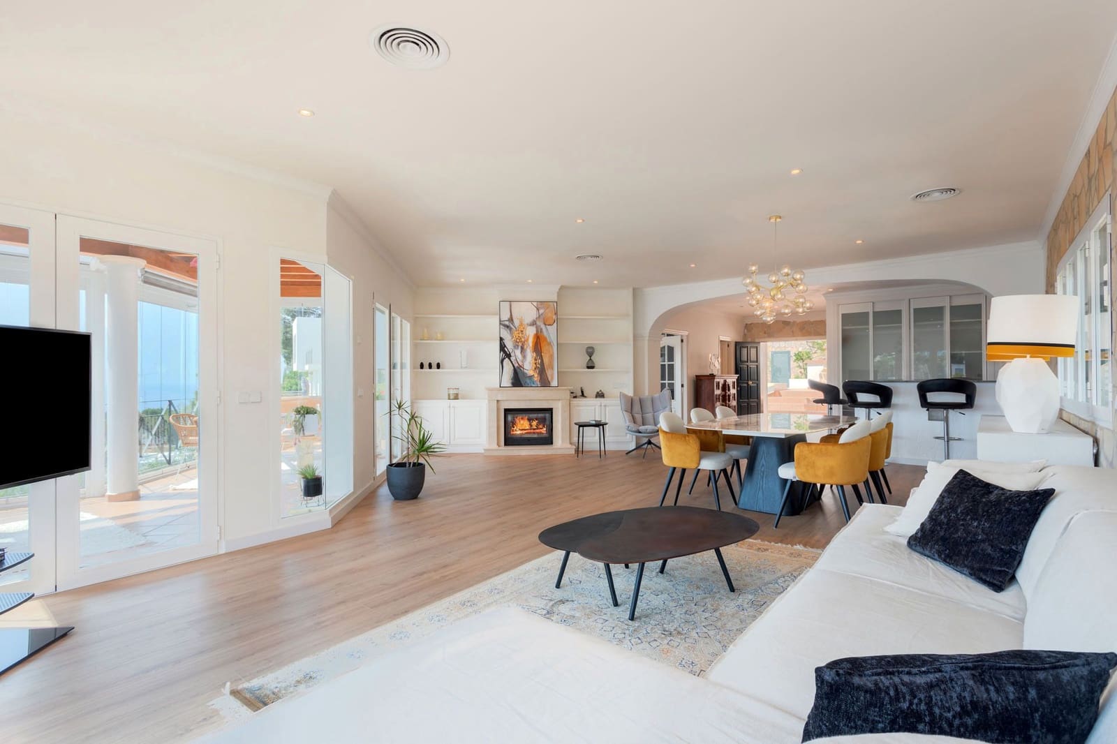 4 bedroom Villa for rent in Calvia with pool garage - € 9,950 (Ref: 9699221)