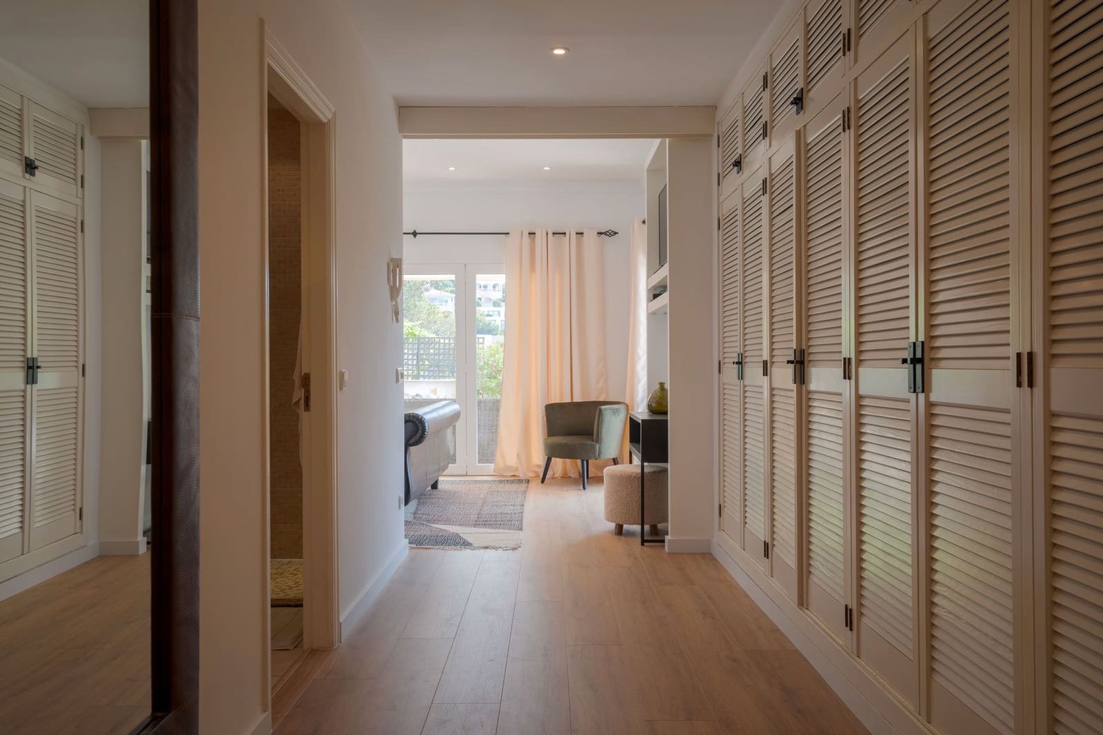 4 bedroom Villa for rent in Calvia with pool garage - € 9,950 (Ref: 9699221)