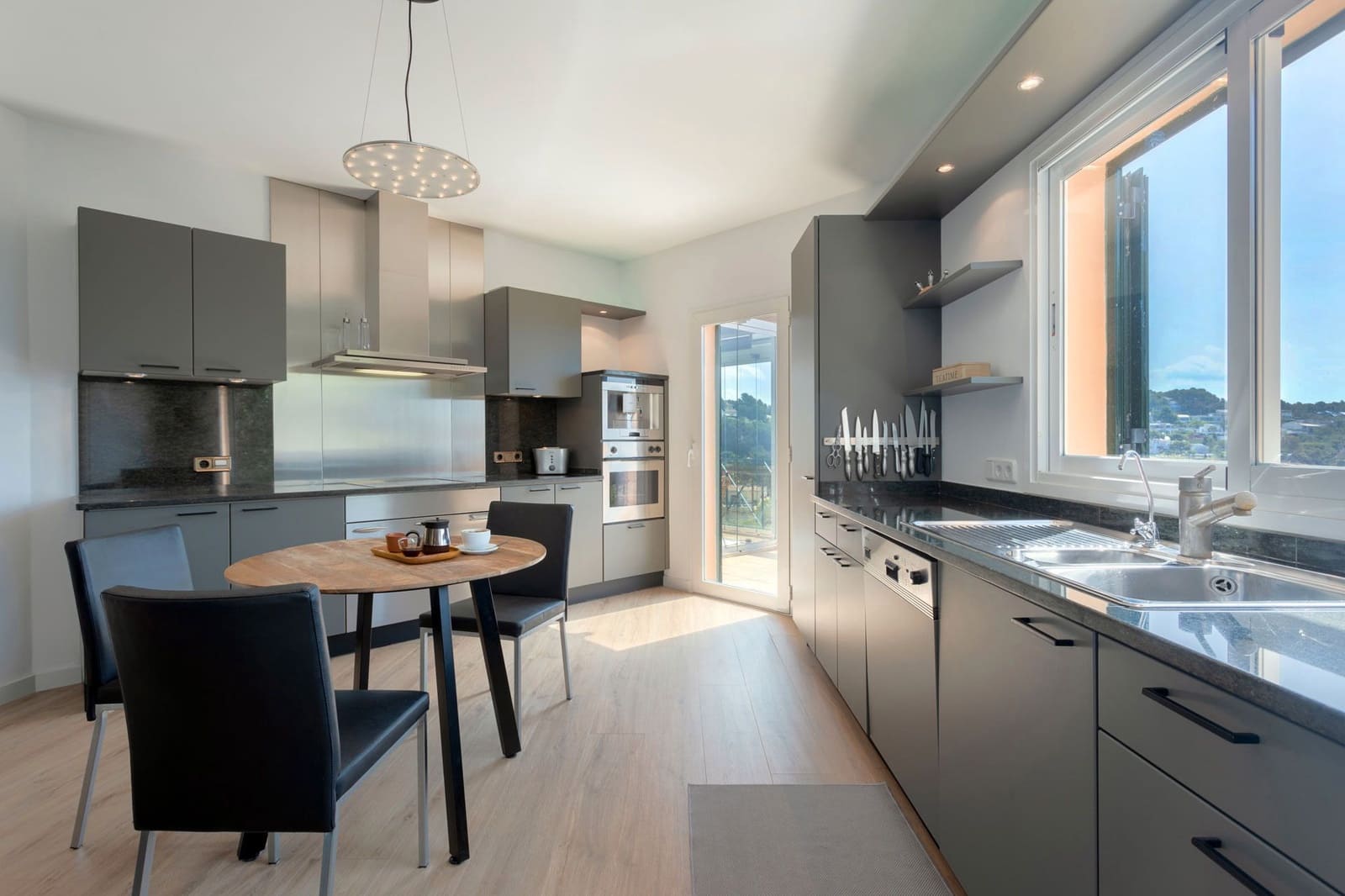 4 bedroom Villa for rent in Calvia with pool garage - € 9,950 (Ref: 9699221)