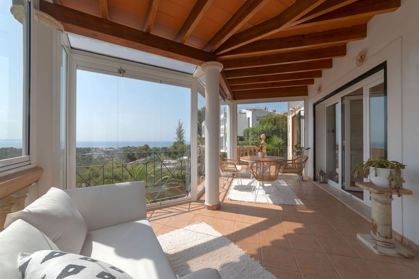 4 bedroom Villa for rent in Calvia with pool garage - € 9,950 (Ref: 9699221)