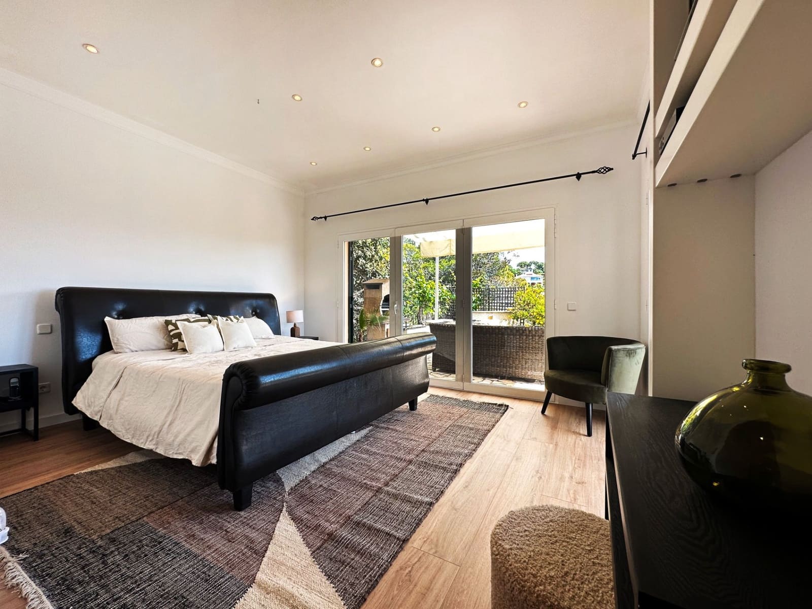 4 bedroom Villa for rent in Calvia with pool garage - € 9,950 (Ref: 9699221)