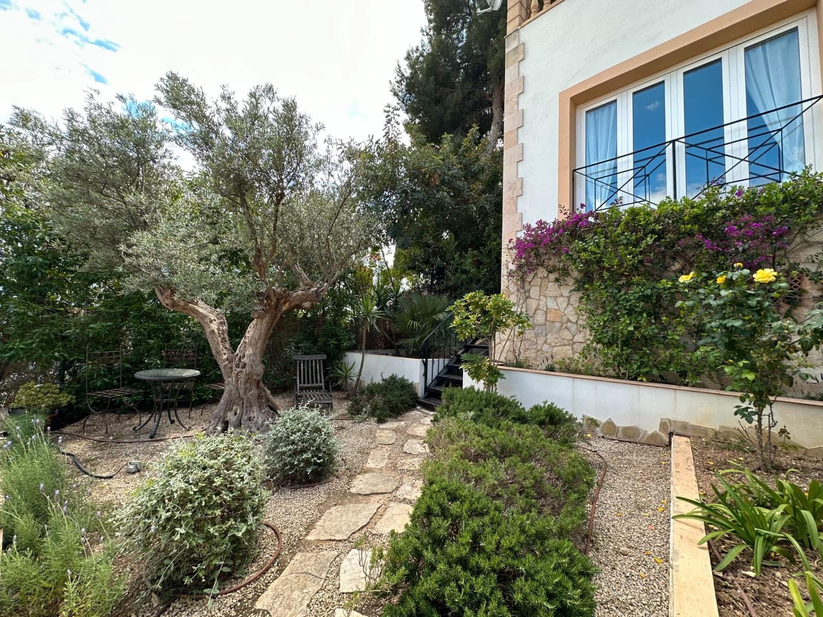 4 bedroom Villa for rent in Calvia with pool garage - € 9,950 (Ref: 9699221)