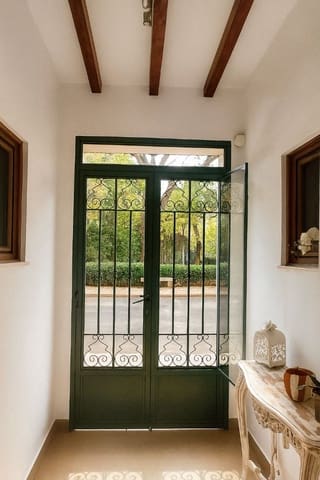 Apartment for sale in Santa Catalina, Palma de Mallorca - € 1,700,000 (Ref: 9699222)