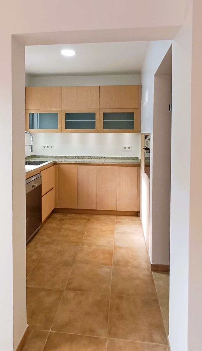 4 bedroom Apartment for rent in Palma de Mallorca - € 1,700 (Ref: 9723512)