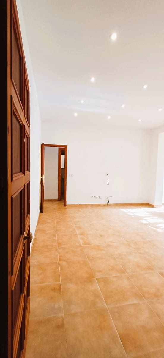 4 bedroom Apartment for rent in Palma de Mallorca - € 1,700 (Ref: 9723512)