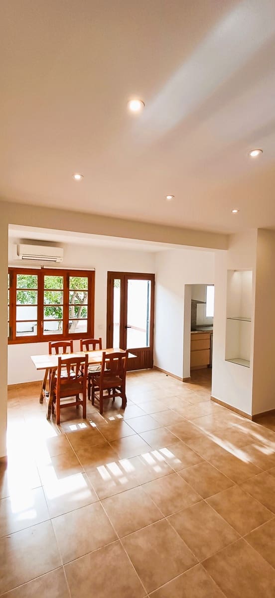 4 bedroom Apartment for rent in Palma de Mallorca - € 1,700 (Ref: 9723512)