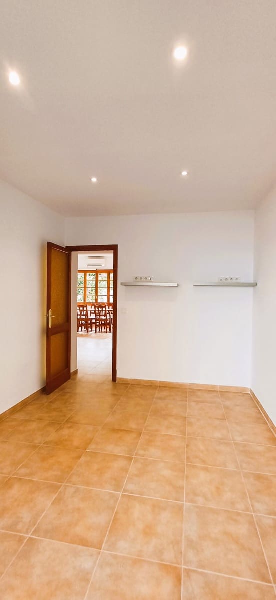 4 bedroom Apartment for rent in Palma de Mallorca - € 1,700 (Ref: 9723512)
