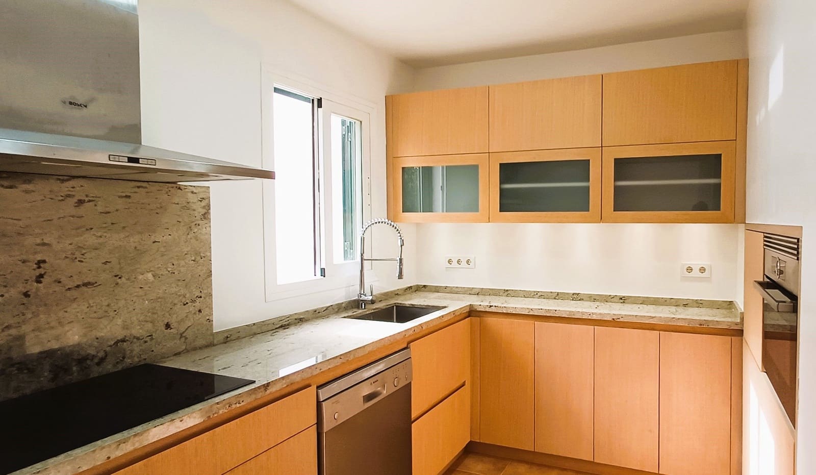 4 bedroom Apartment for rent in Palma de Mallorca - € 1,700 (Ref: 9723512)