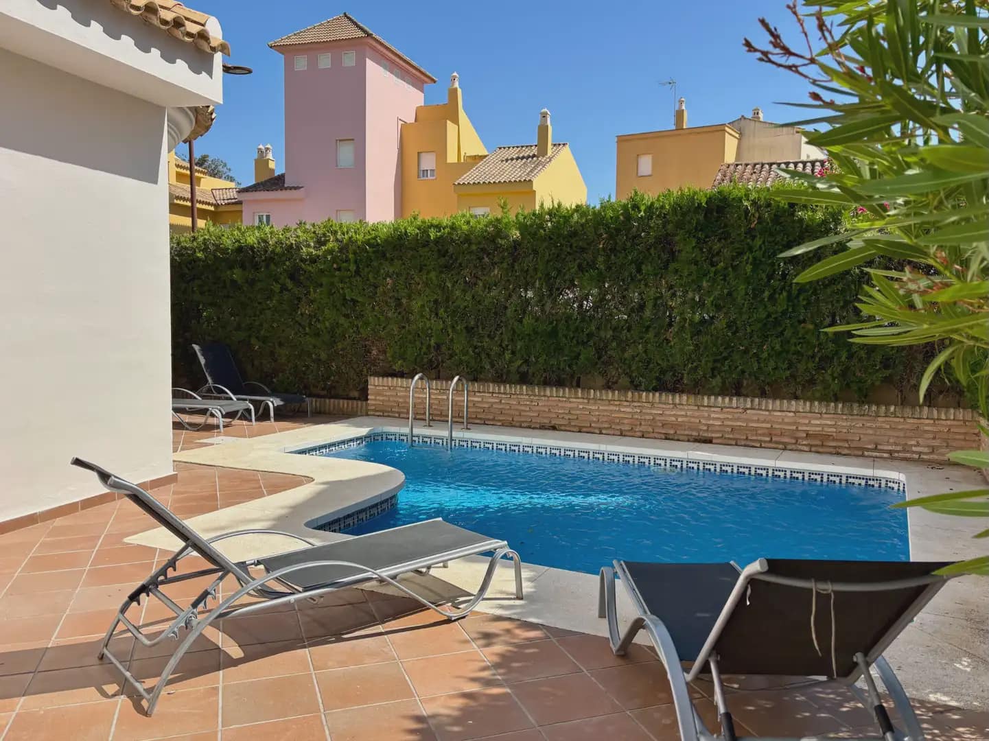 3 camera da letto Villa da affittare in Islantilla con piscina garage - 6.300 € (Rif: 9914037)