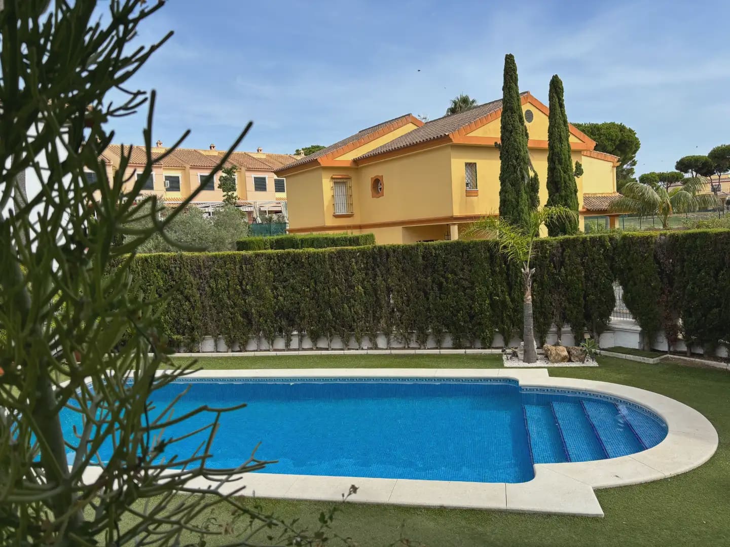 5 soverom Villa til salgs i Islantilla med svømmebasseng garasje - € 699 900 (Ref: 9914038)