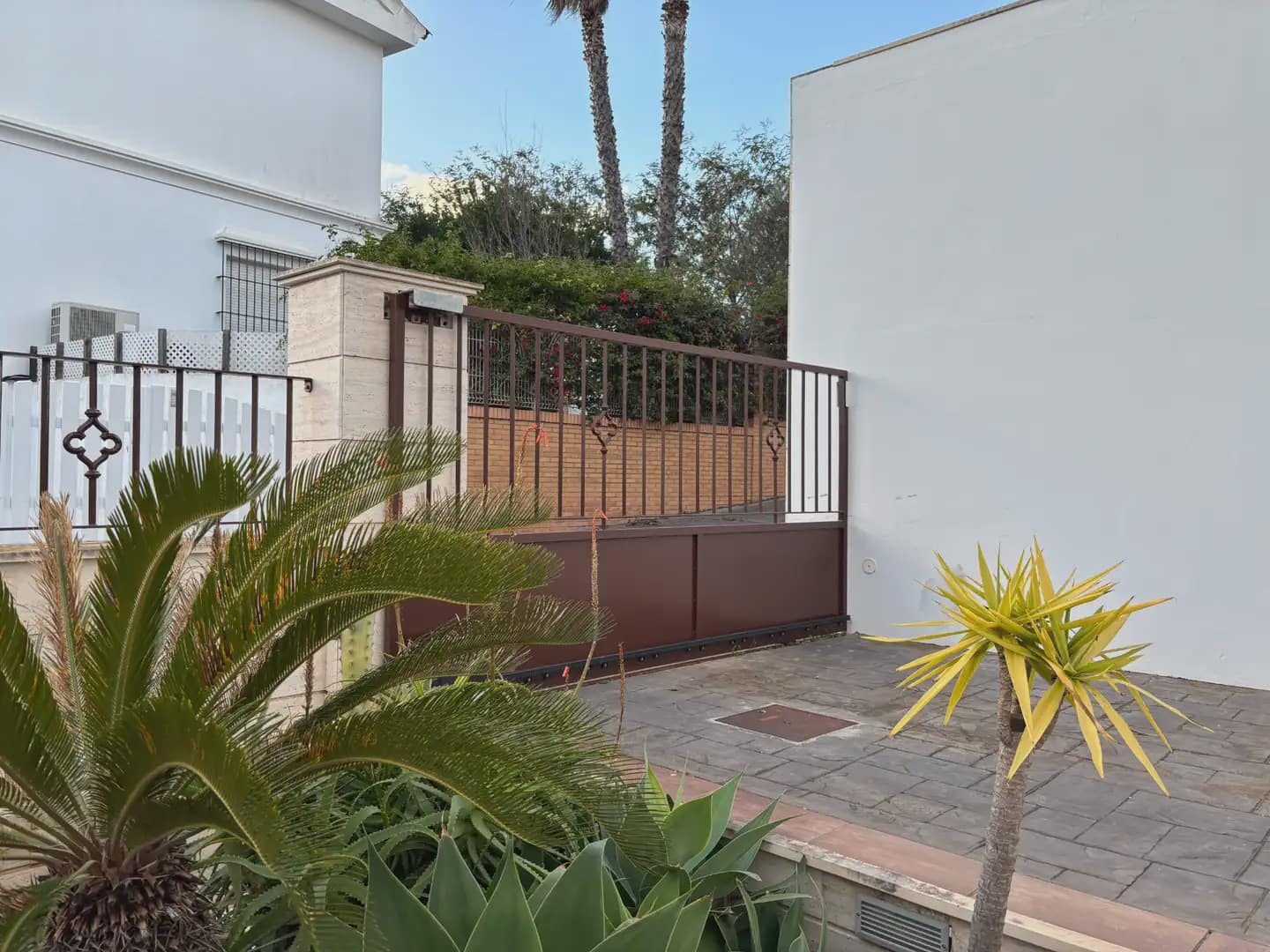 5 soverom Villa til salgs i Islantilla med svømmebasseng garasje - € 699 900 (Ref: 9914038)
