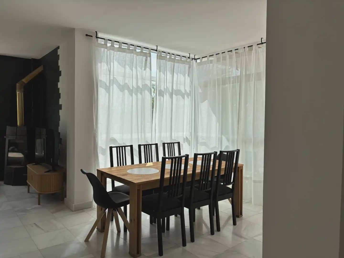 5 bedroom Semi-detached Villa for rent in Islantilla with pool garage - € 1,800 (Ref: 9914040)