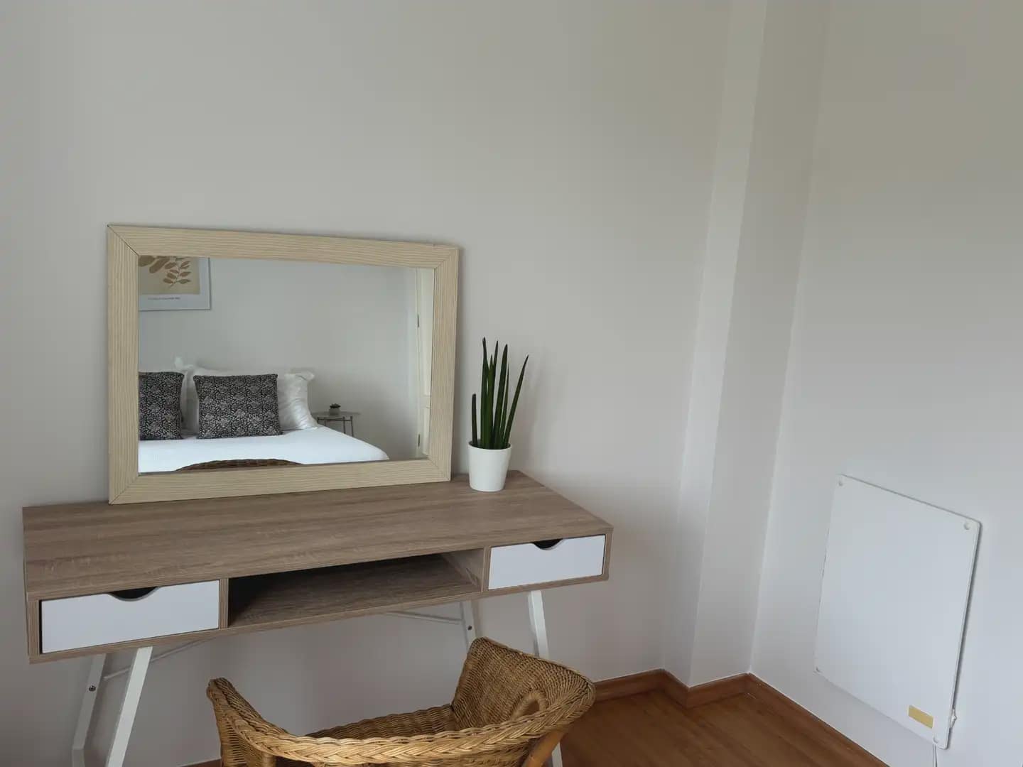 5 bedroom Semi-detached Villa for rent in Islantilla with pool garage - € 1,800 (Ref: 9914040)