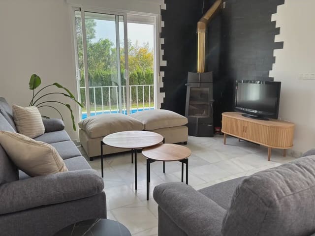 5 bedroom Semi-detached Villa for rent in Islantilla, Isla Cristina with pool garage - € 1,800 (Ref: 9914040)