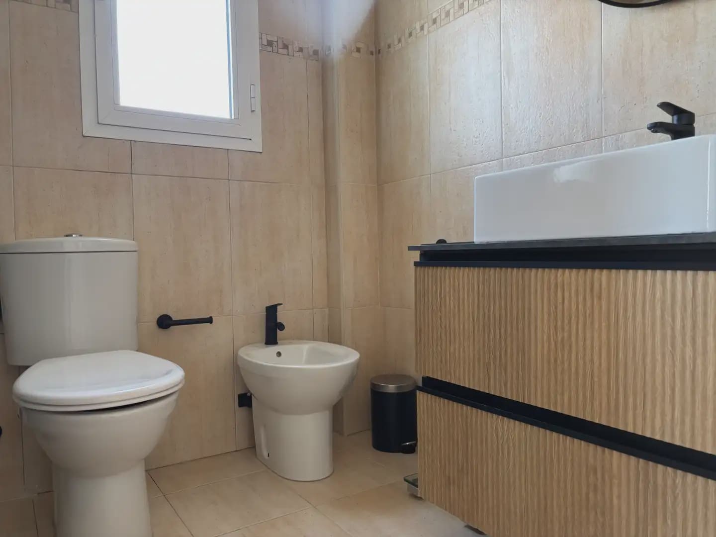 5 bedroom Semi-detached Villa for rent in Islantilla with pool garage - € 1,800 (Ref: 9914040)