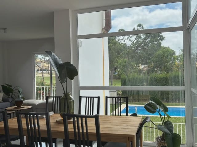 5 bedroom Semi-detached Villa for rent in Islantilla, Isla Cristina with pool garage - € 1,800 (Ref: 9914040)