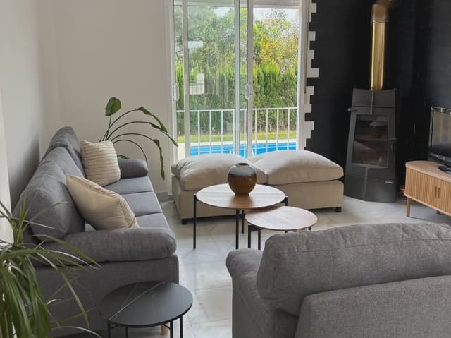 5 bedroom Semi-detached Villa for rent in Islantilla, Isla Cristina with pool garage - € 1,800 (Ref: 9914040)