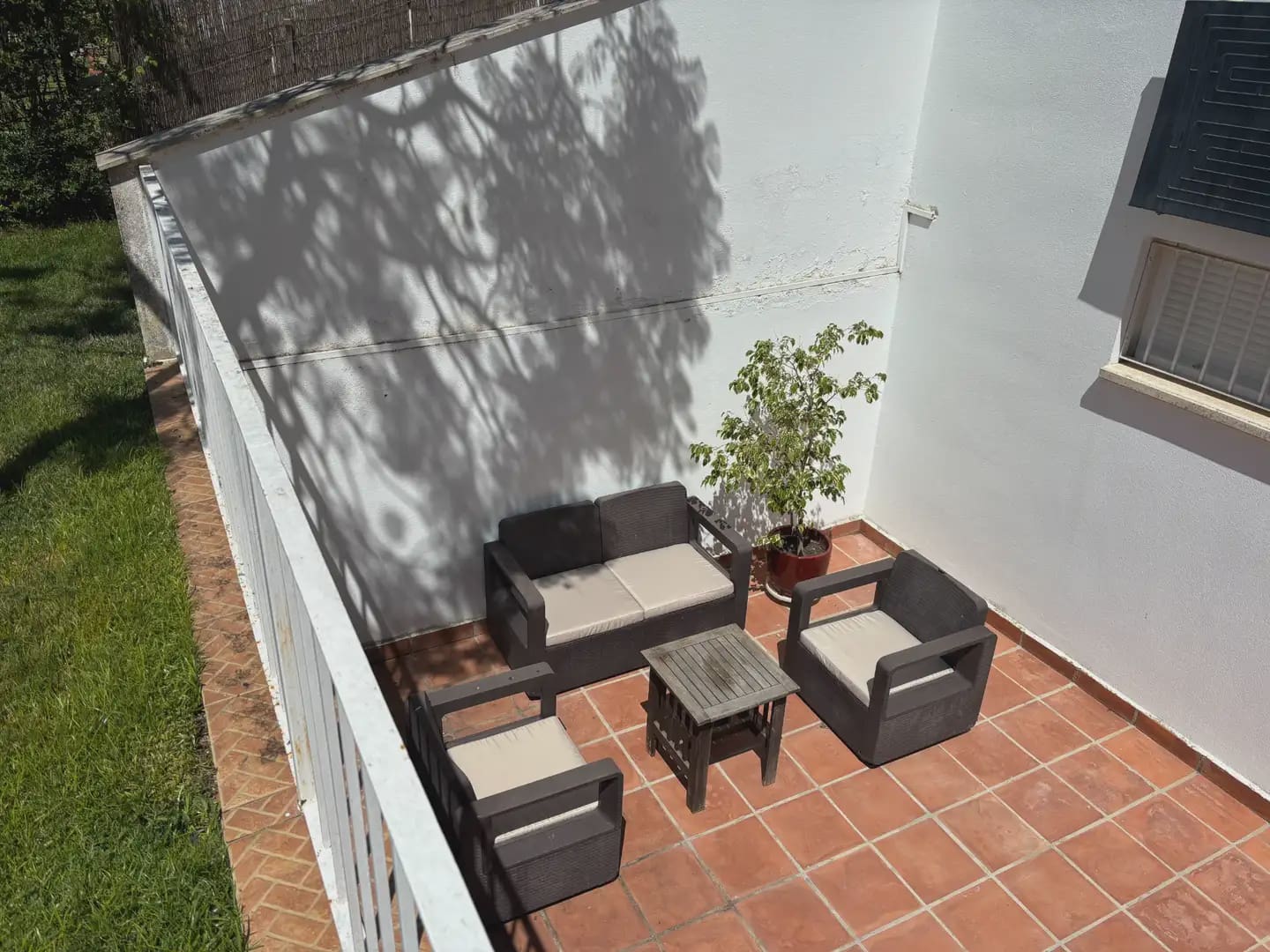 5 bedroom Semi-detached Villa for rent in Islantilla with pool garage - € 1,800 (Ref: 9914040)
