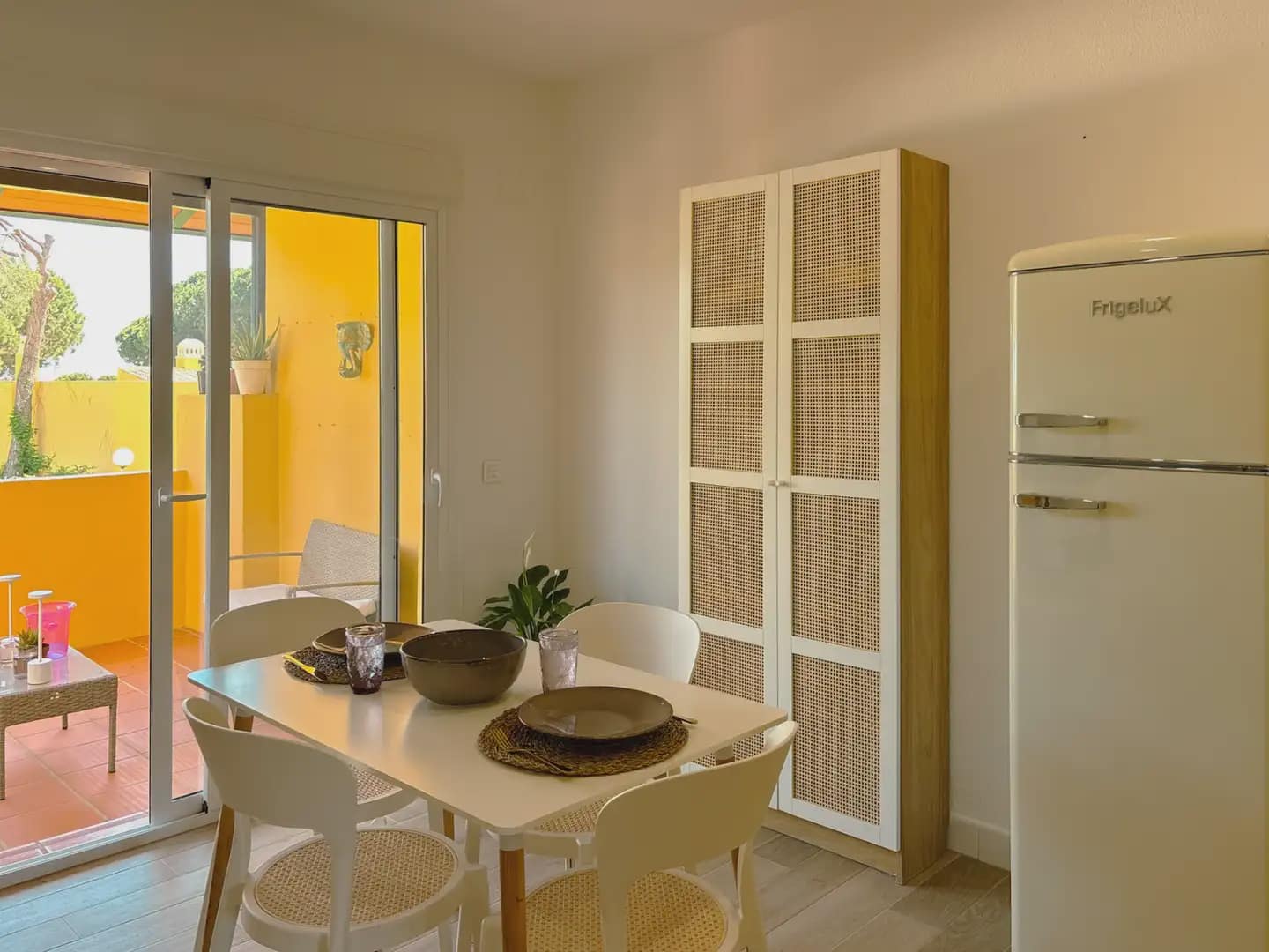 1 Zimmer Apartment zu vermieten in Islantilla mit Pool Garage - 1.250 € (Ref: 9914042)