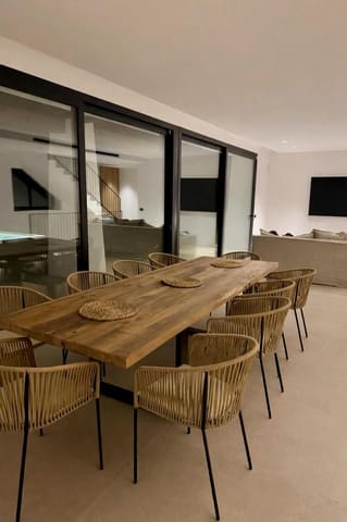 4 bedroom Villa for sale in Ibiza / Eivissa town with pool - € 4,500,000 (Ref: 9669205)