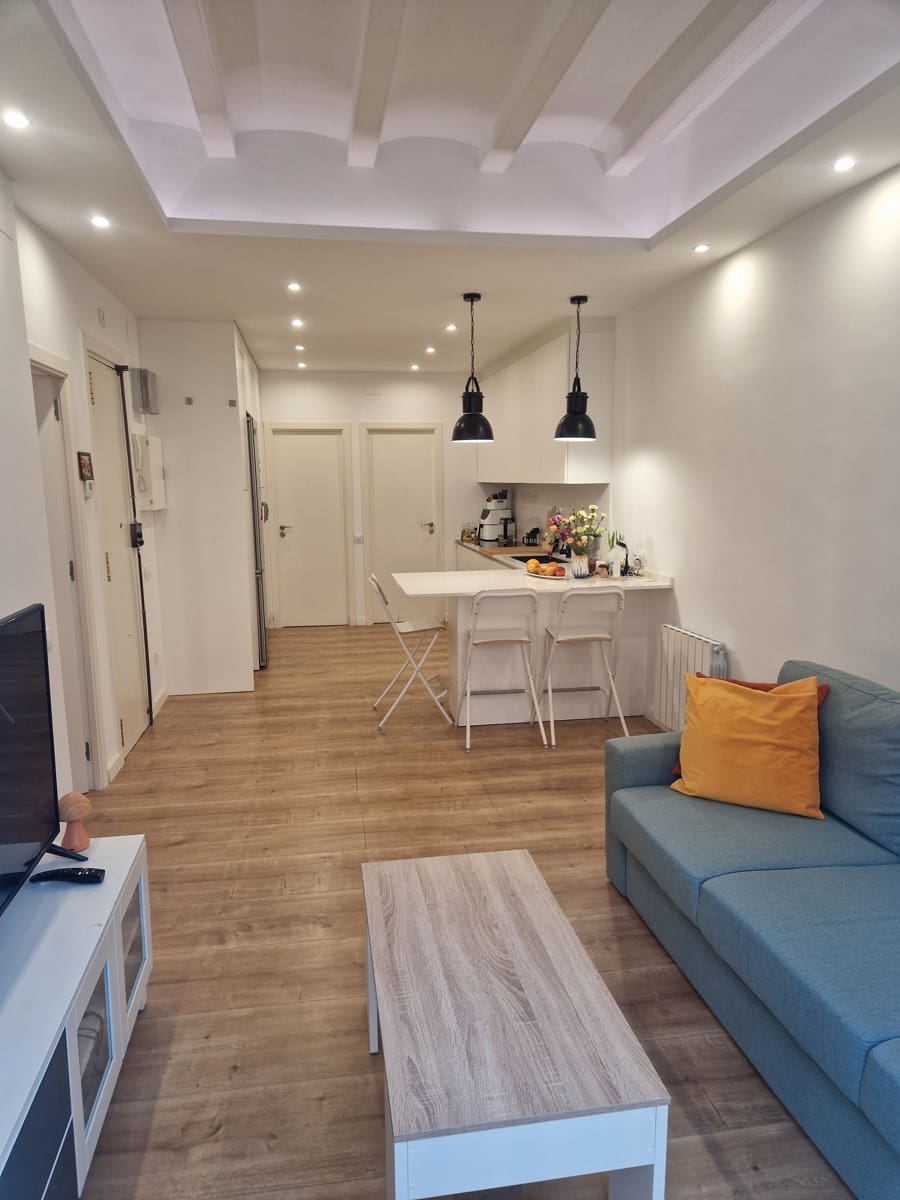 1 bedroom Apartment for sale in Barcelona city - € 439,000 (Ref: 9654121)