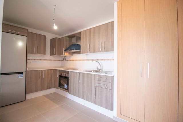 2 slaapkamer Flat te koop in Buzanada, Arona met garage - € 189.000 (Ref: 10059211)