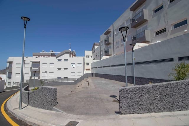 2 slaapkamer Flat te koop in Buzanada, Arona met garage - € 189.000 (Ref: 10059211)