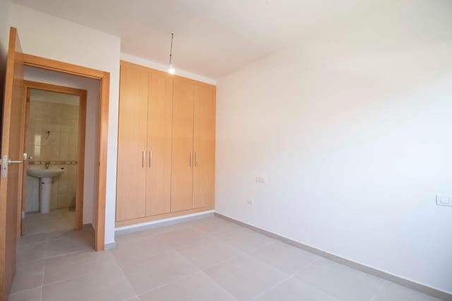 2 slaapkamer Flat te koop in Buzanada, Arona met garage - € 185.000 (Ref: 10059212)