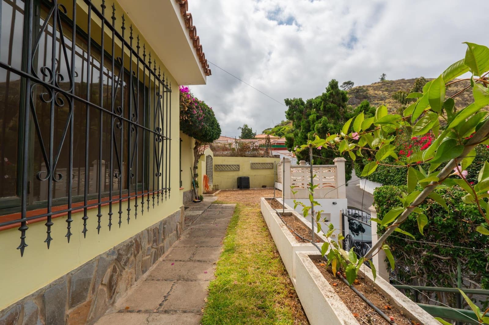 3 slaapkamer Villa te koop in Puerto de la Cruz met garage - € 539.000 (Ref: 10068004)