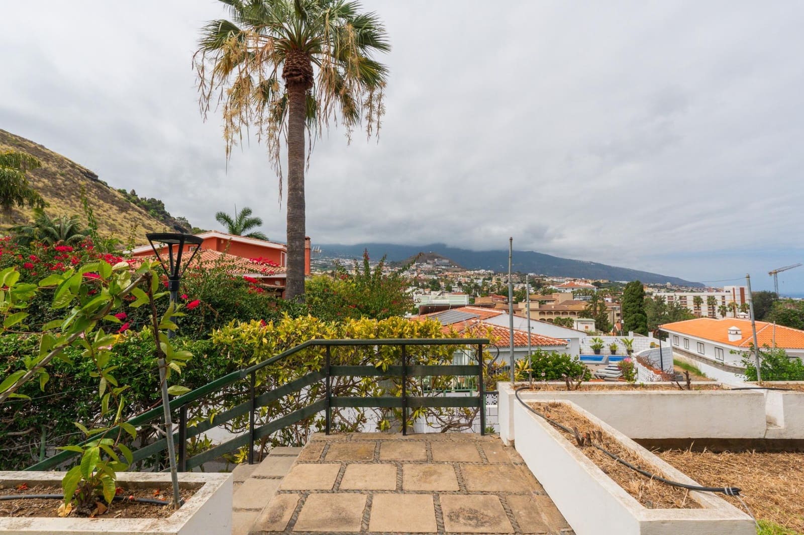 3 slaapkamer Villa te koop in Puerto de la Cruz met garage - € 539.000 (Ref: 10068004)