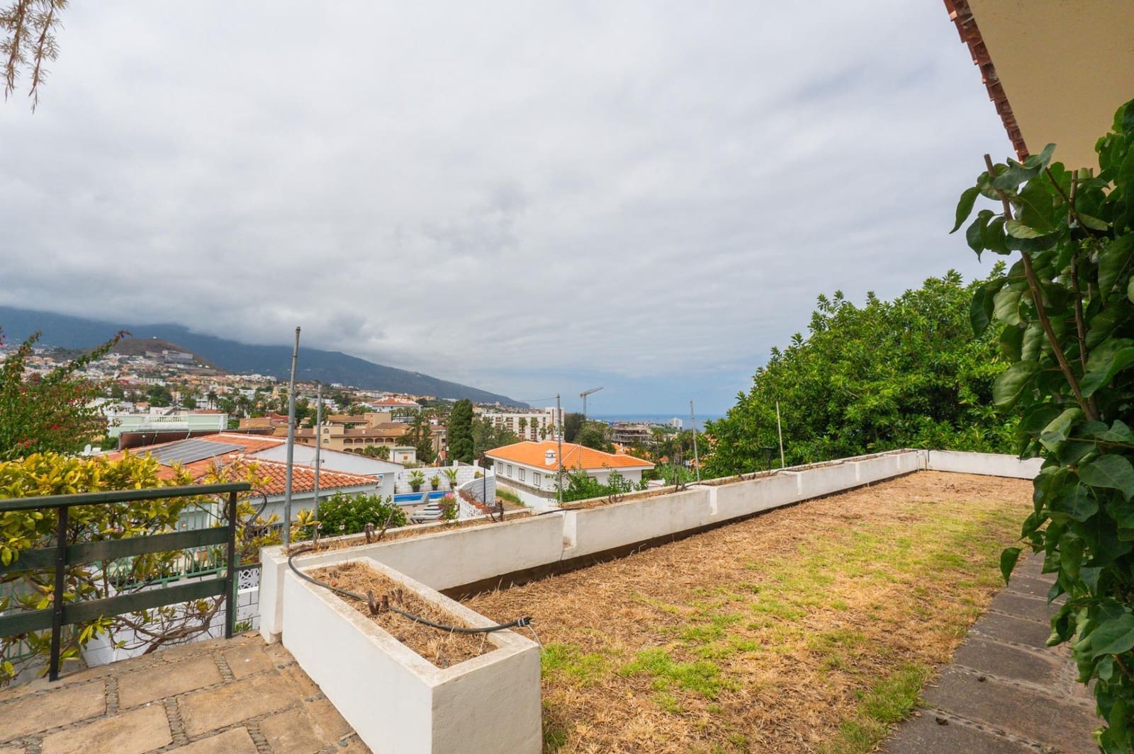 3 slaapkamer Villa te koop in Puerto de la Cruz met garage - € 539.000 (Ref: 10068004)
