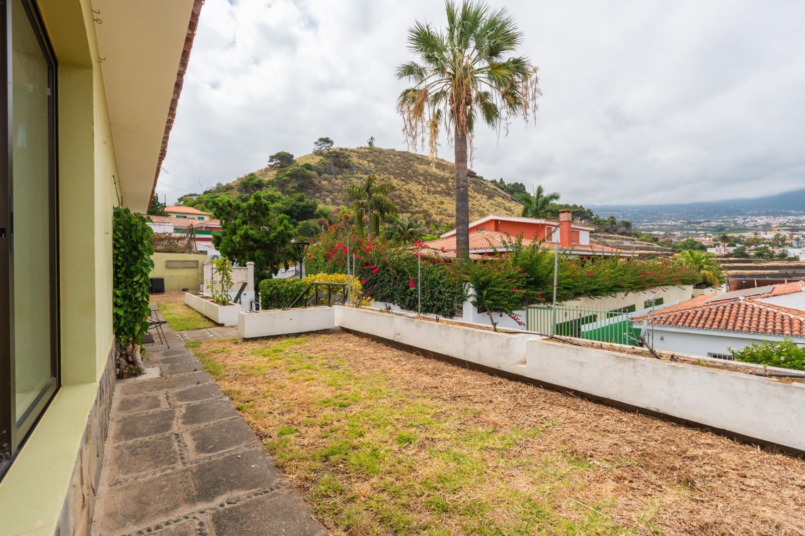 3 slaapkamer Villa te koop in Puerto de la Cruz met garage - € 539.000 (Ref: 10068004)