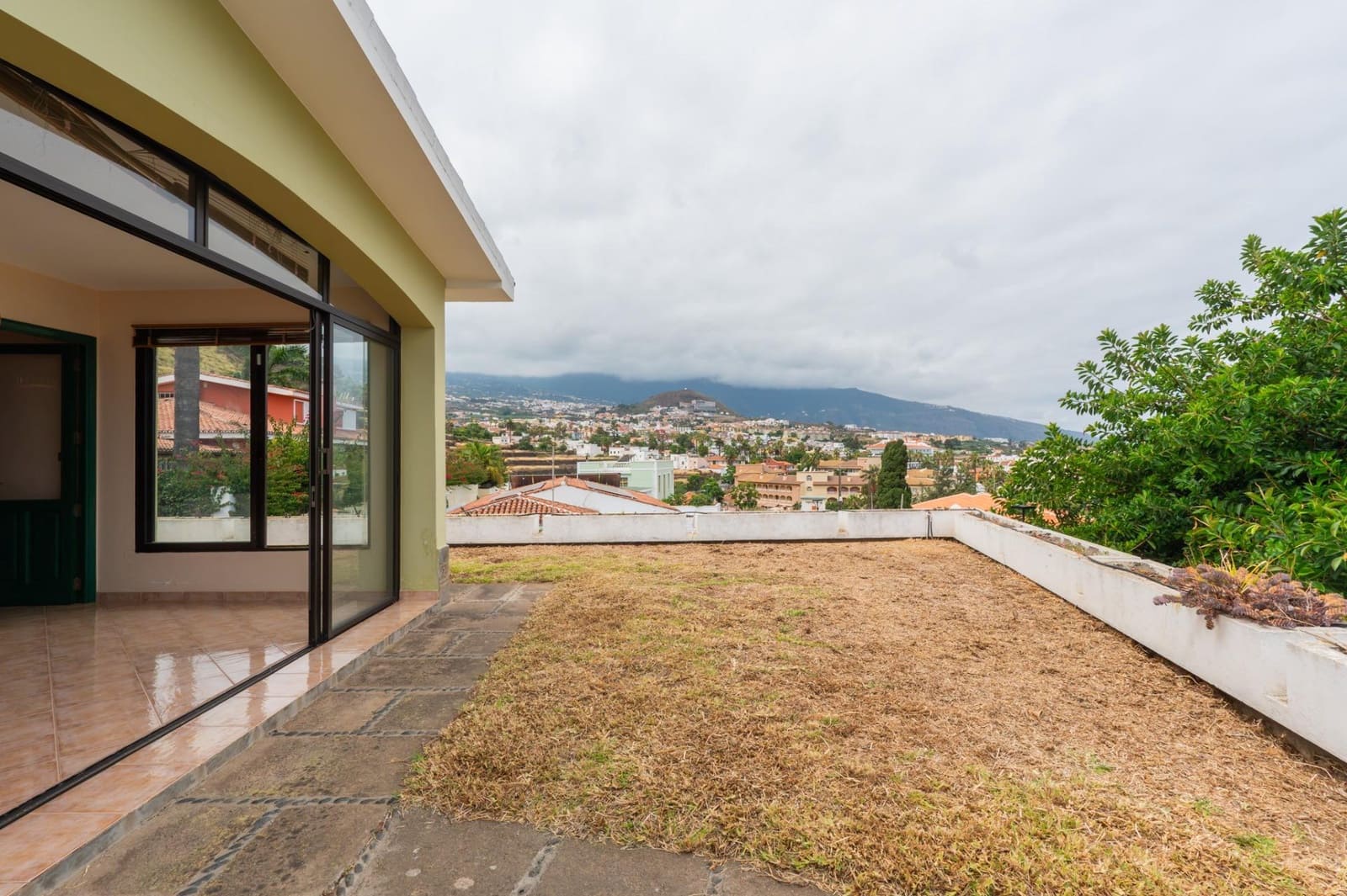 3 slaapkamer Villa te koop in Puerto de la Cruz met garage - € 539.000 (Ref: 10068004)