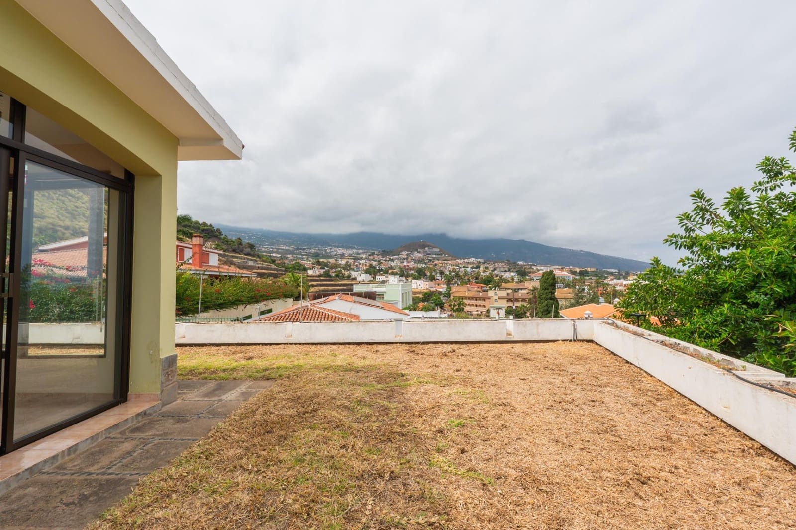 3 slaapkamer Villa te koop in Puerto de la Cruz met garage - € 539.000 (Ref: 10068004)