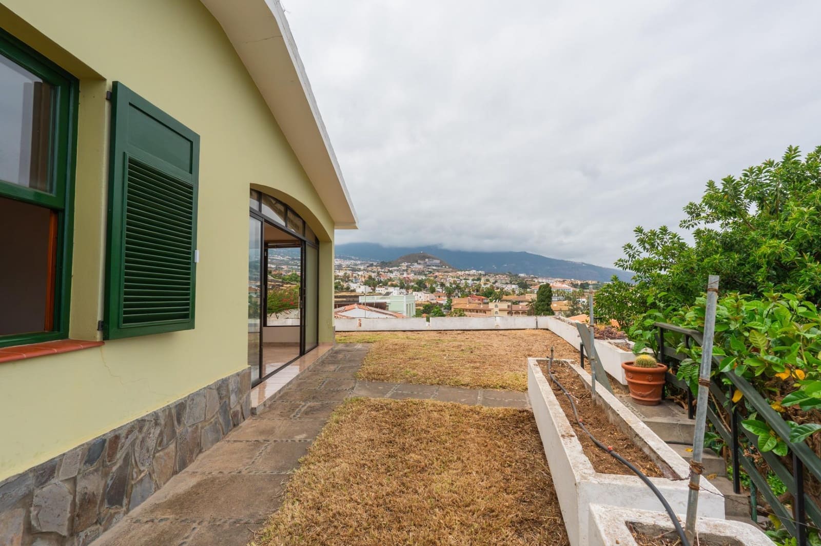 3 slaapkamer Villa te koop in Puerto de la Cruz met garage - € 539.000 (Ref: 10068004)