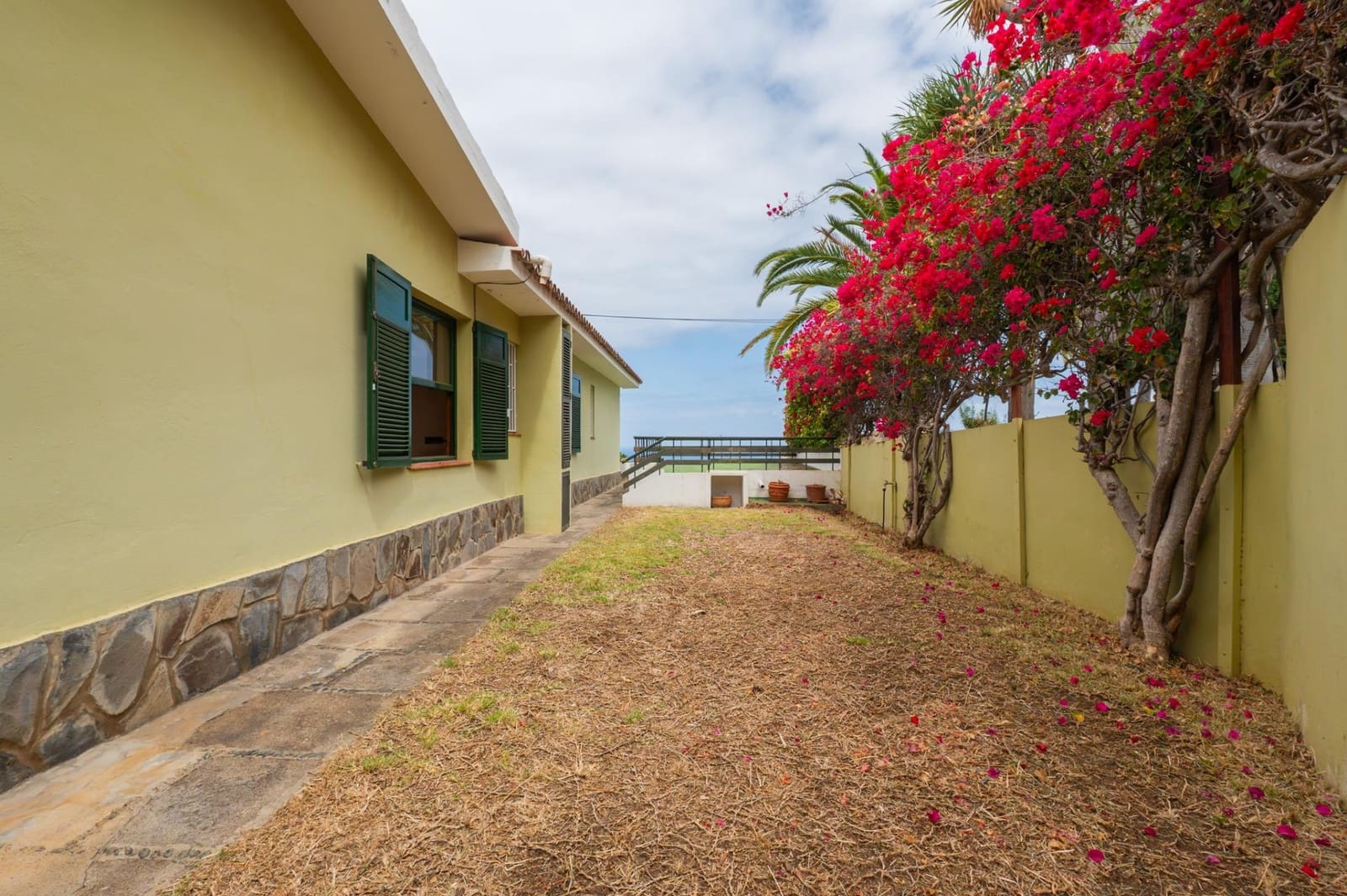 3 slaapkamer Villa te koop in Puerto de la Cruz met garage - € 539.000 (Ref: 10068004)